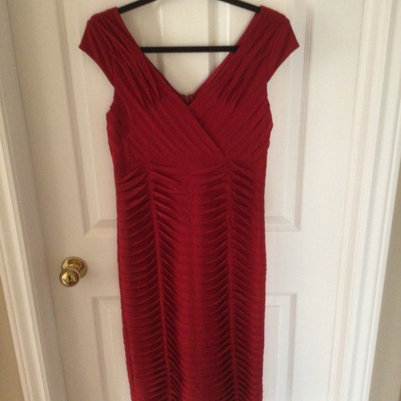 Red Dress - Picture 5 of 9